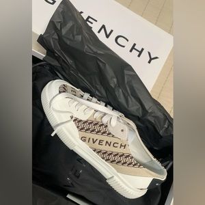 Givenchy sneakers | New